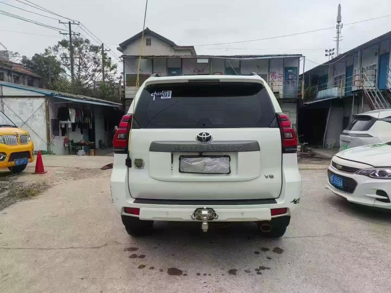 邵阳17年丰田普拉多8