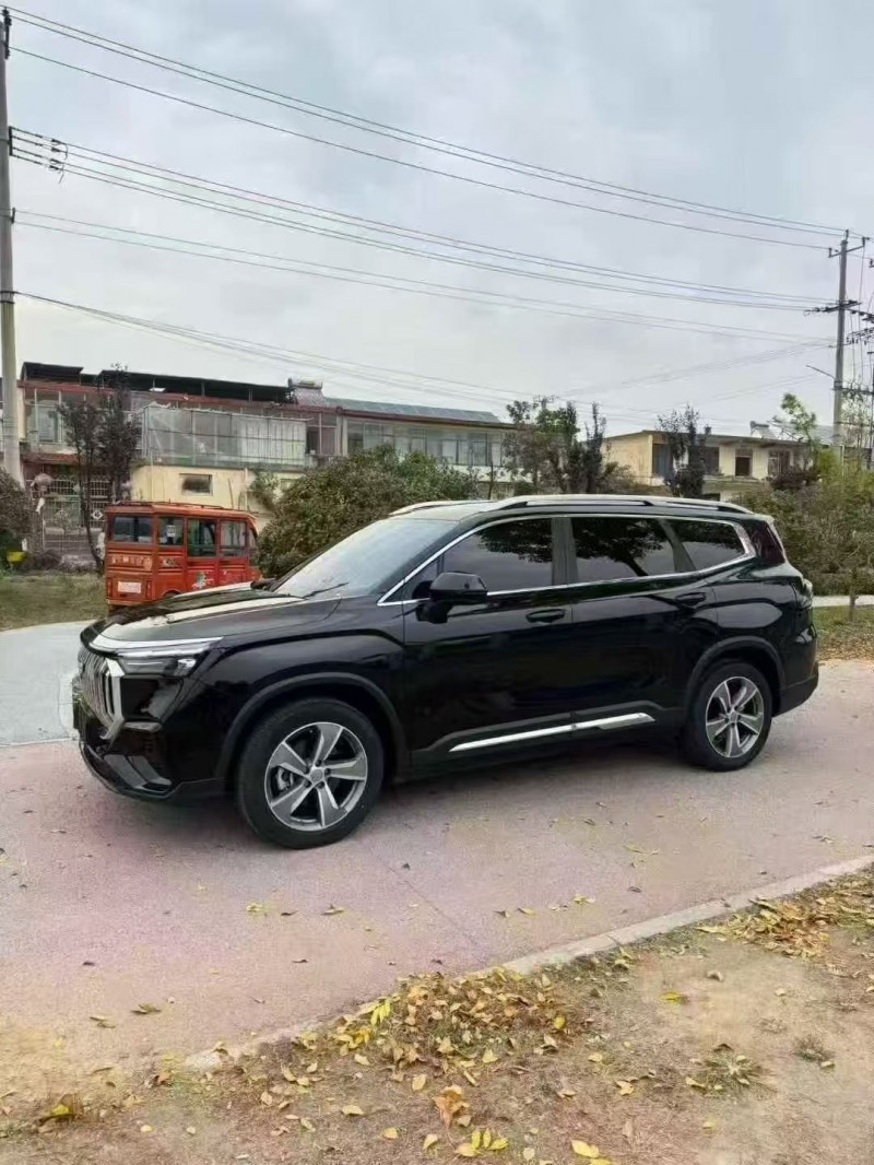 枣庄23年吉利豪越2