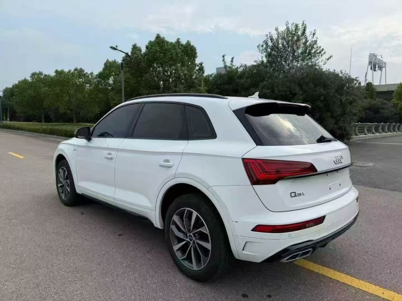 镇江23年奥迪Q58