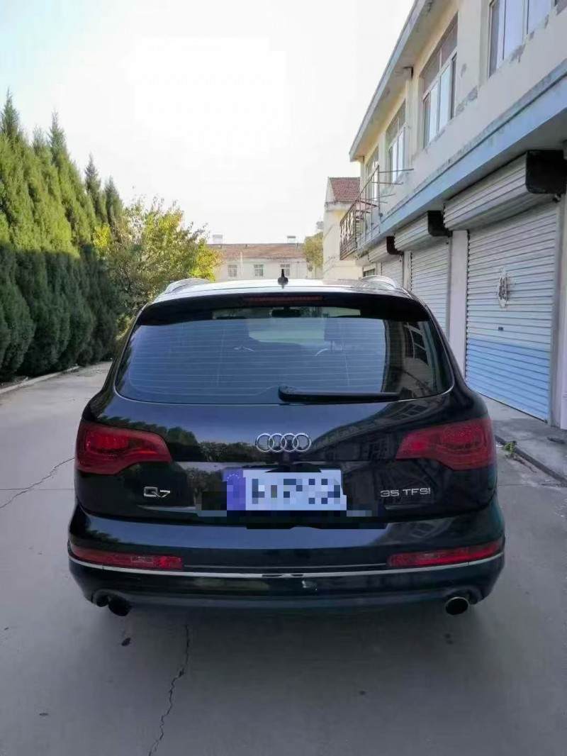 青岛12年奥迪Q78