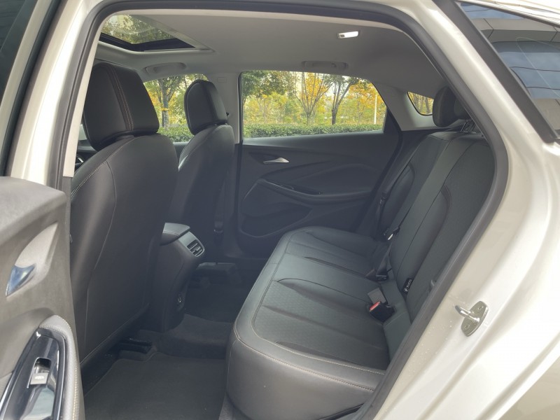 济宁24年别克威朗6