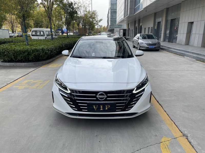 济宁23年日产天籁1