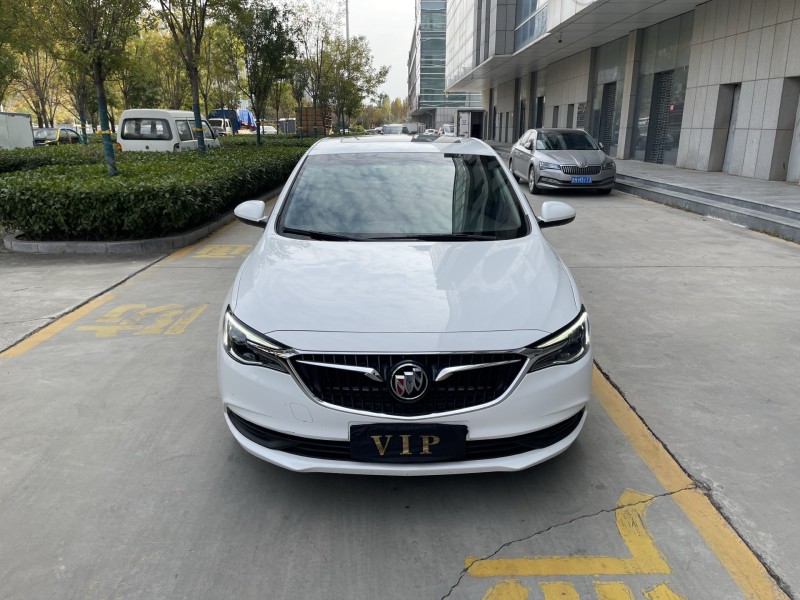 济宁19年别克英朗1