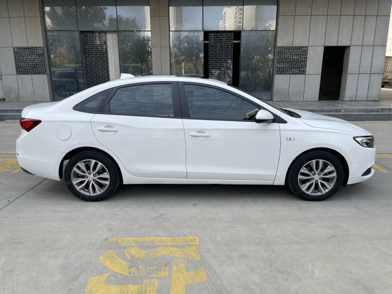 济宁19年别克英朗7