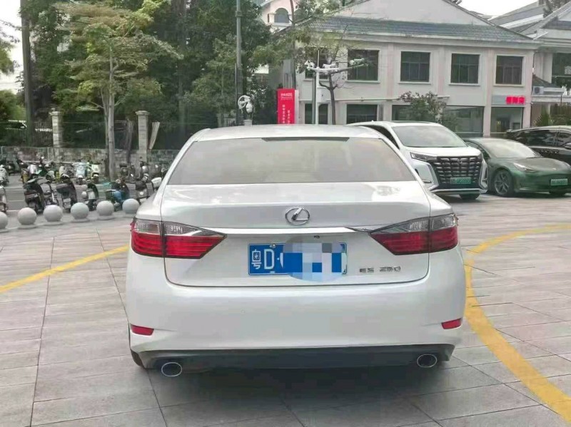 广州14年雷克萨斯ES7