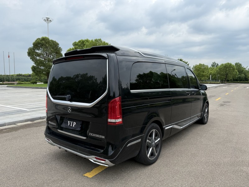 盐城23年奔驰维努斯8