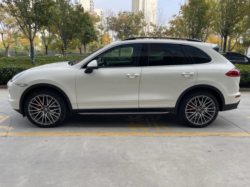 济宁11年保时捷卡宴8