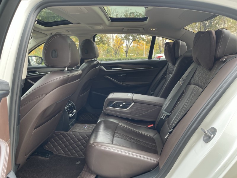 济宁19年宝马5系6