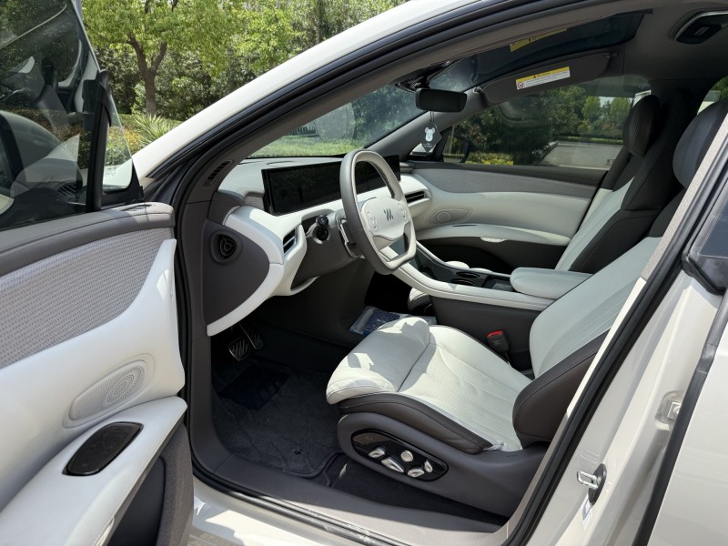 盐城23年智己LS75