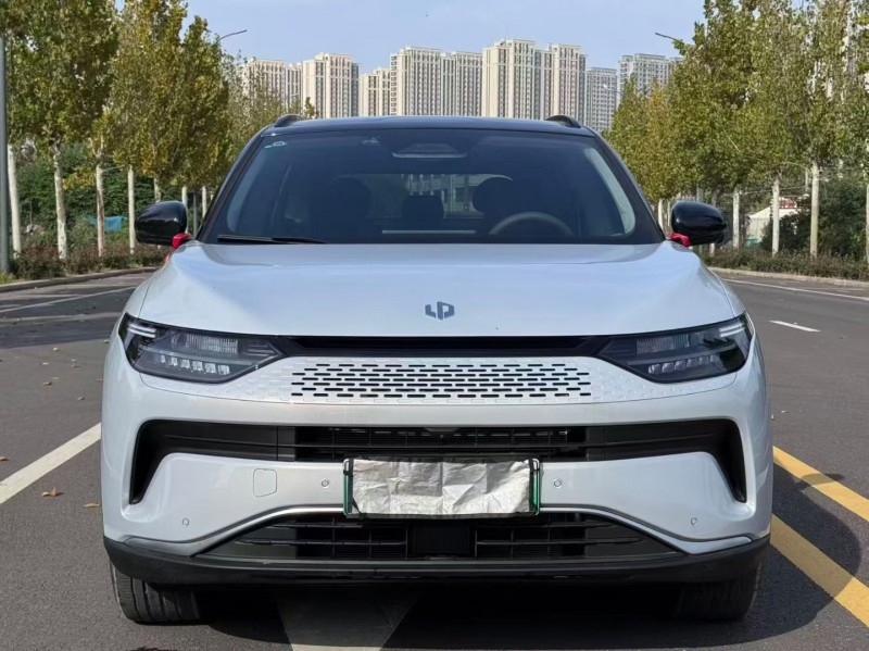 郑州25年零跑汽车C111