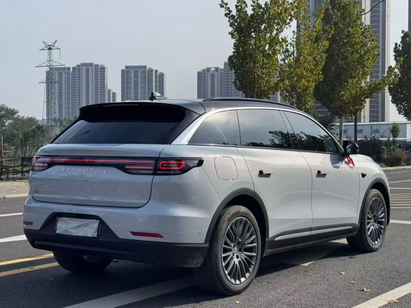 郑州25年零跑汽车C119