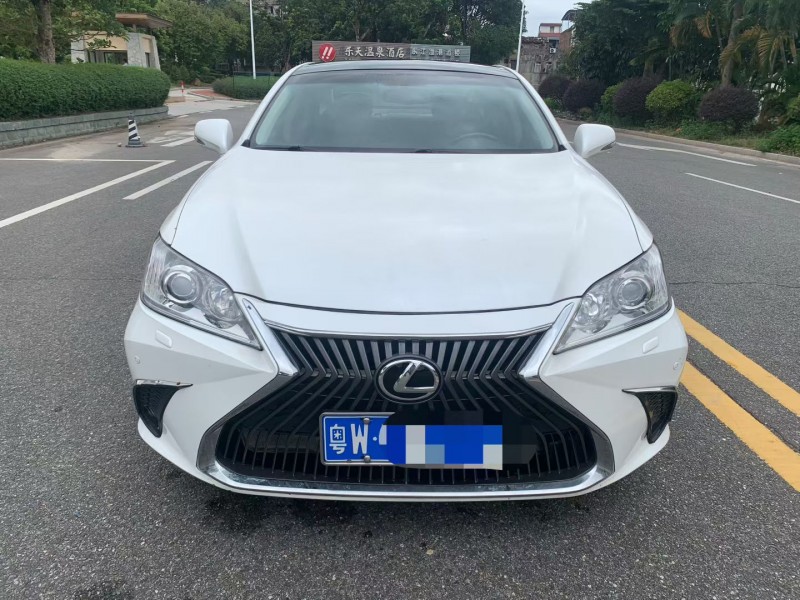 茂名10年雷克萨斯ES1