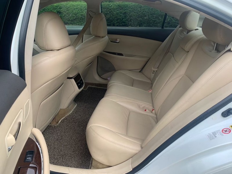 茂名10年雷克萨斯ES6