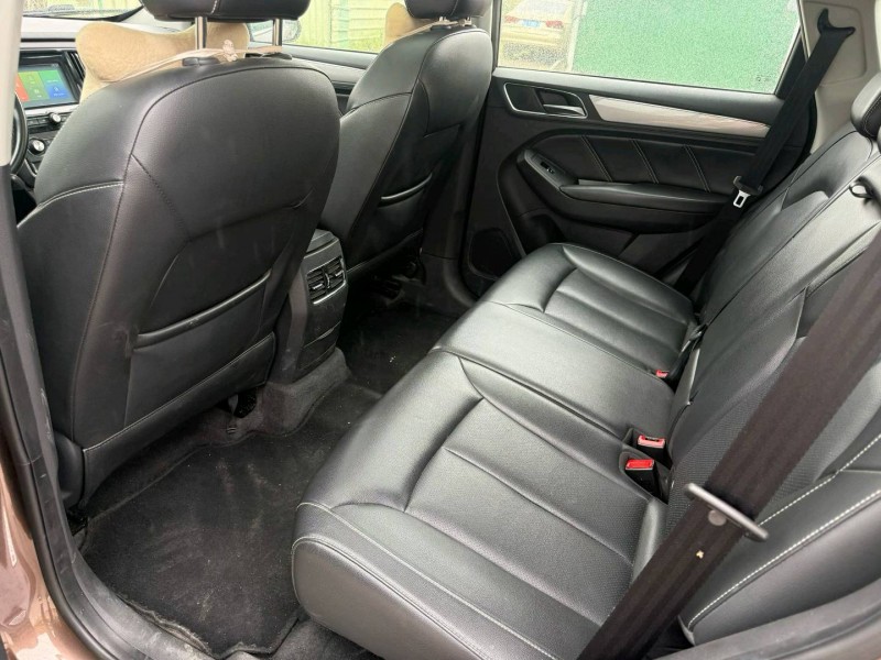 中山17年荣威RX58