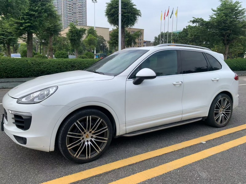 茂名11年保时捷卡宴3