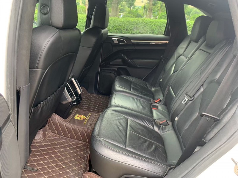 茂名11年保时捷卡宴6