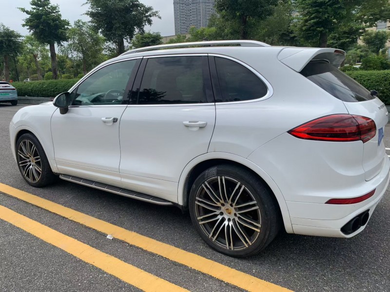 茂名11年保时捷卡宴7