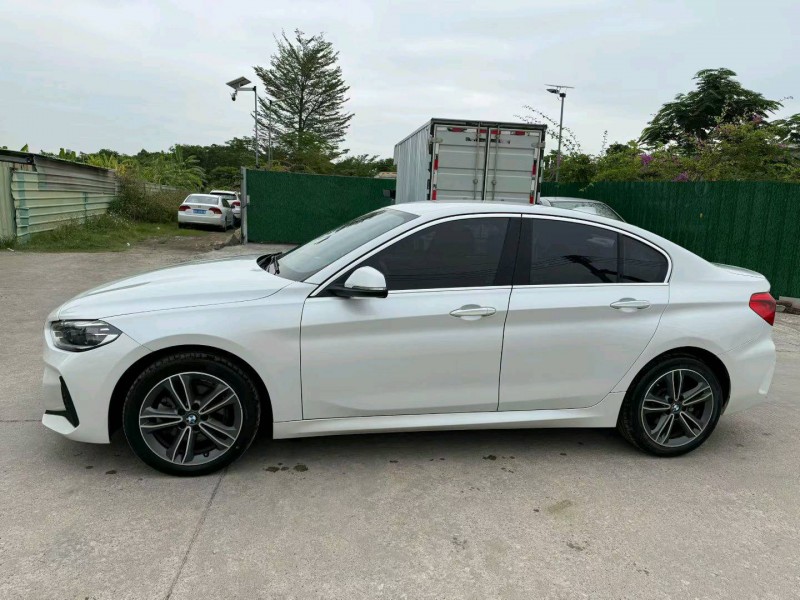 中山21年宝马1系4