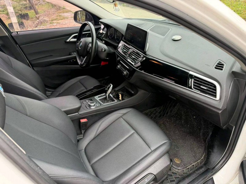 中山21年宝马1系9