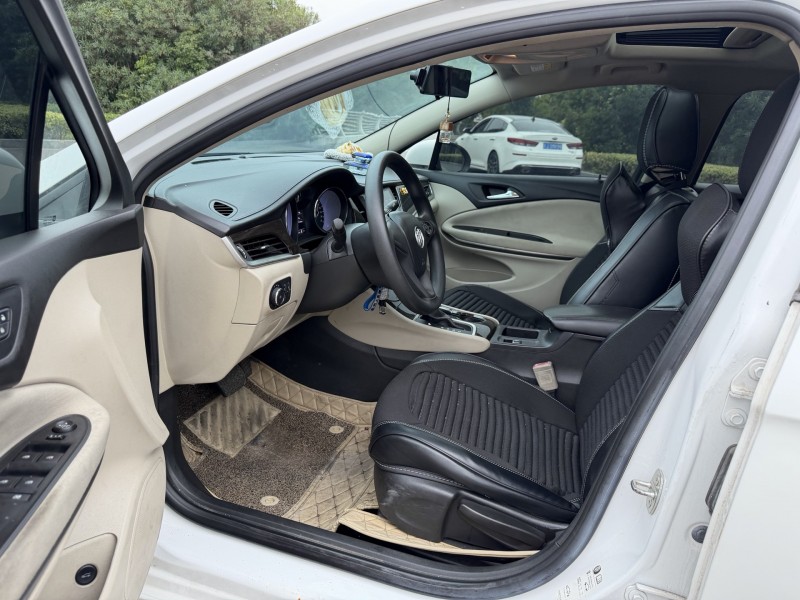 盐城18年别克威朗5