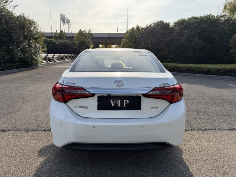 盐城18年丰田雷凌9