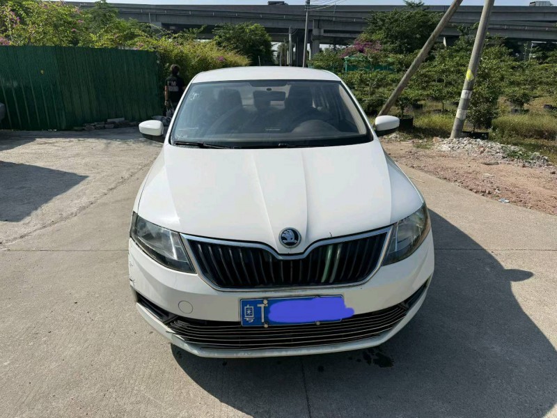 中山19年斯柯达昕锐1