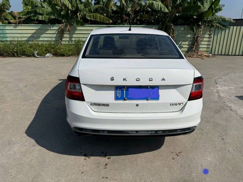 中山19年斯柯达昕锐5