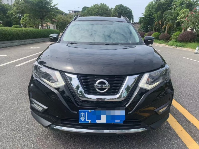 茂名17年日产奇骏1