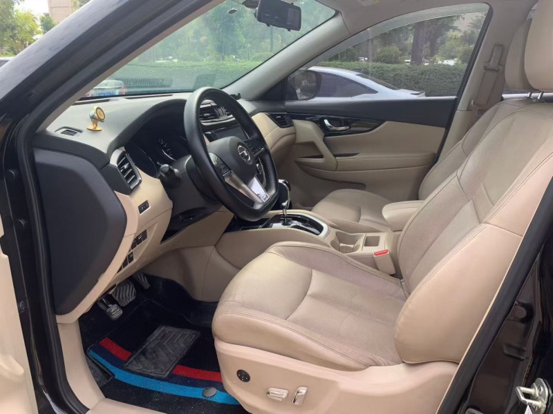 茂名17年日产奇骏4