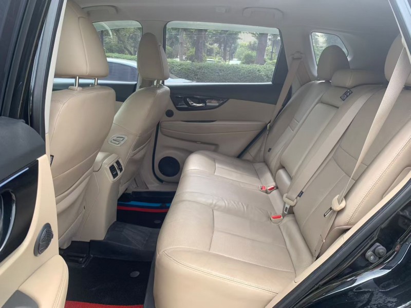 茂名17年日产奇骏6