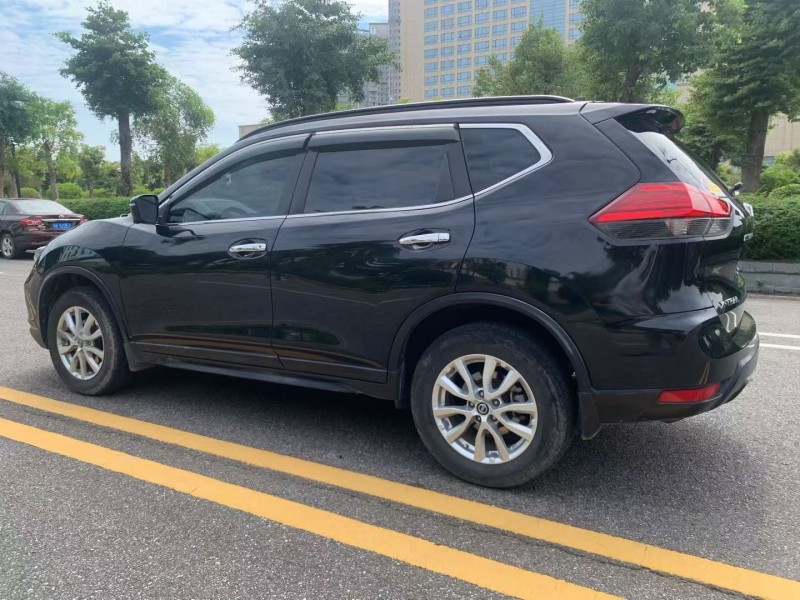 茂名17年日产奇骏7