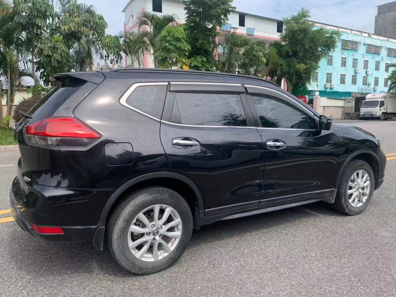 茂名17年日产奇骏8