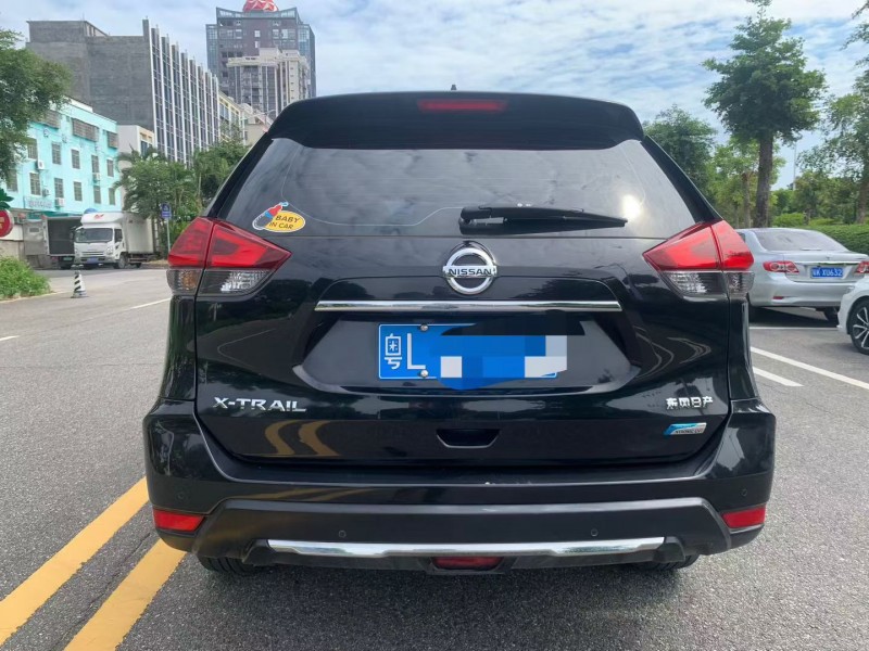 茂名17年日产奇骏9