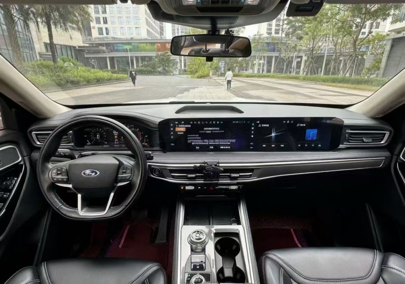 广州23年福特探险者5