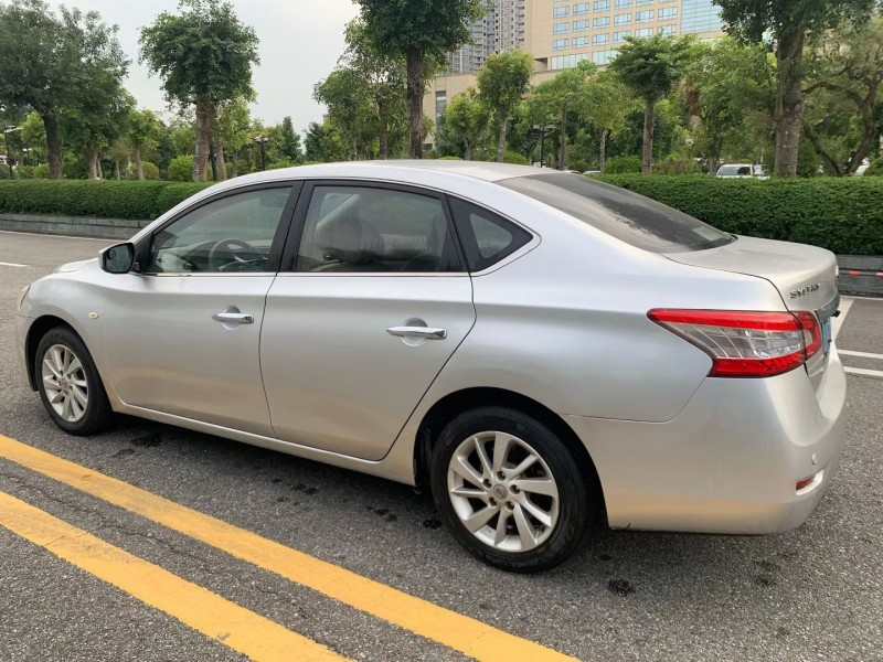 茂名14年日产轩逸7