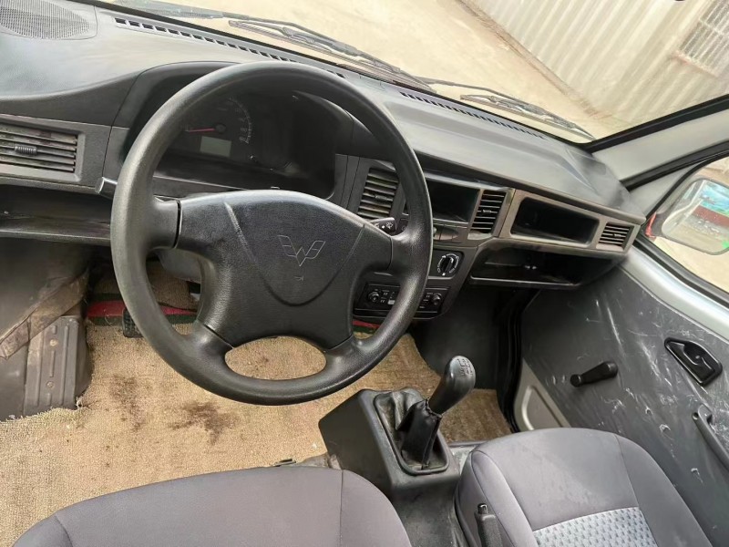 临沂20年五菱汽车之光4