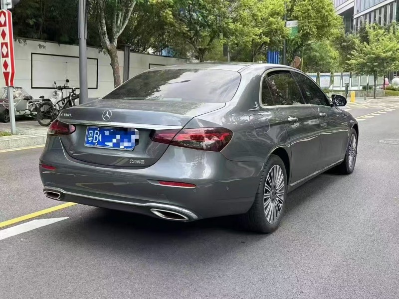 广州22年奔驰E8
