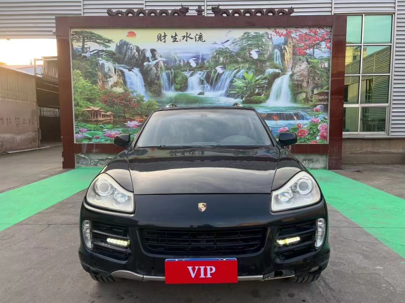 临沂11年保时捷卡宴1