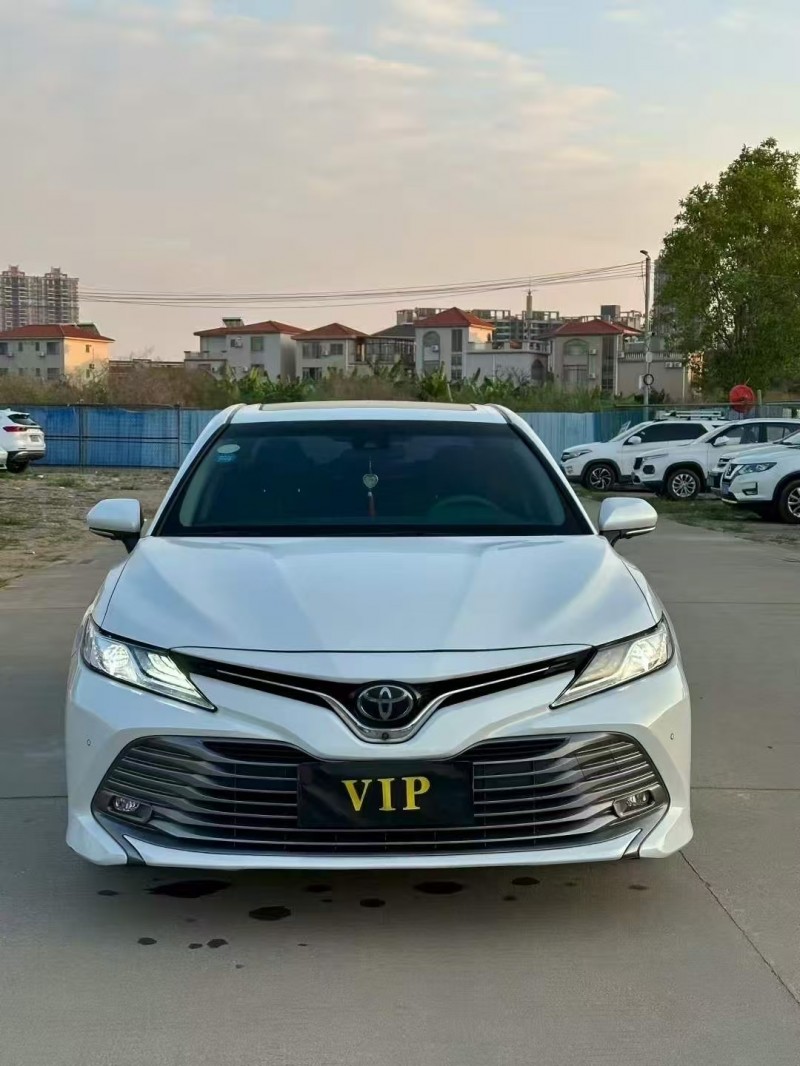 广州18年丰田凯美瑞1