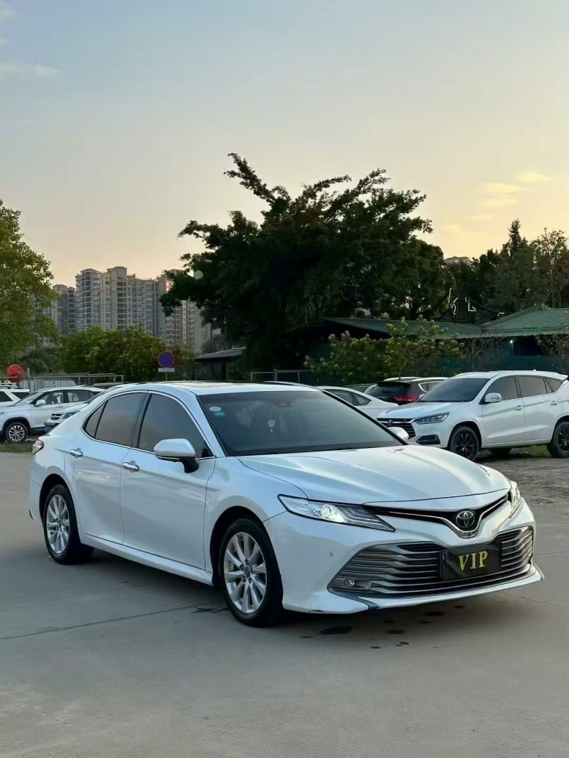 广州18年丰田凯美瑞2