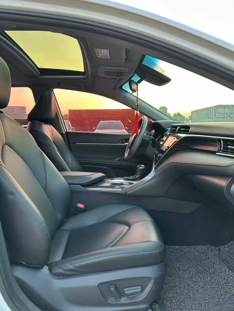 广州18年丰田凯美瑞6