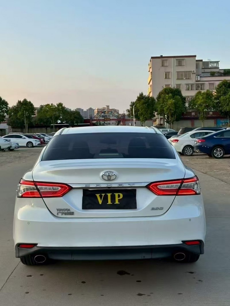 广州18年丰田凯美瑞9