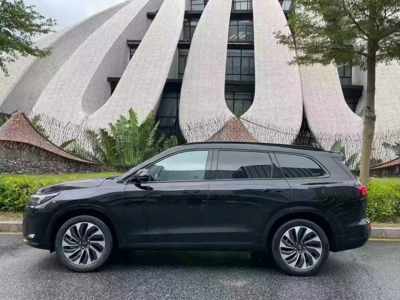 深圳23年华为智选问界8