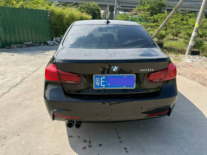 中山18年宝马3系4