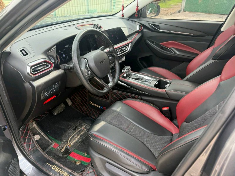 中山22年长安汽车欧尚7