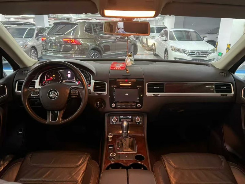 广州17年大众途锐3