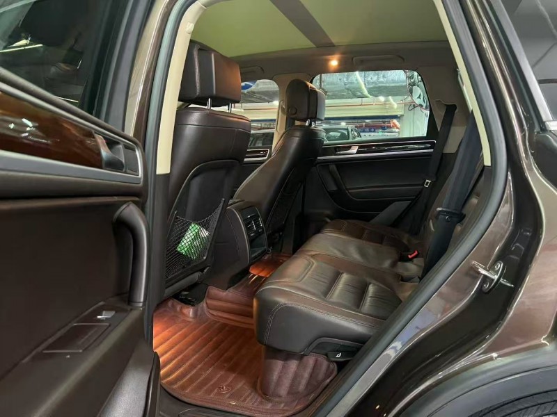 广州17年大众途锐4