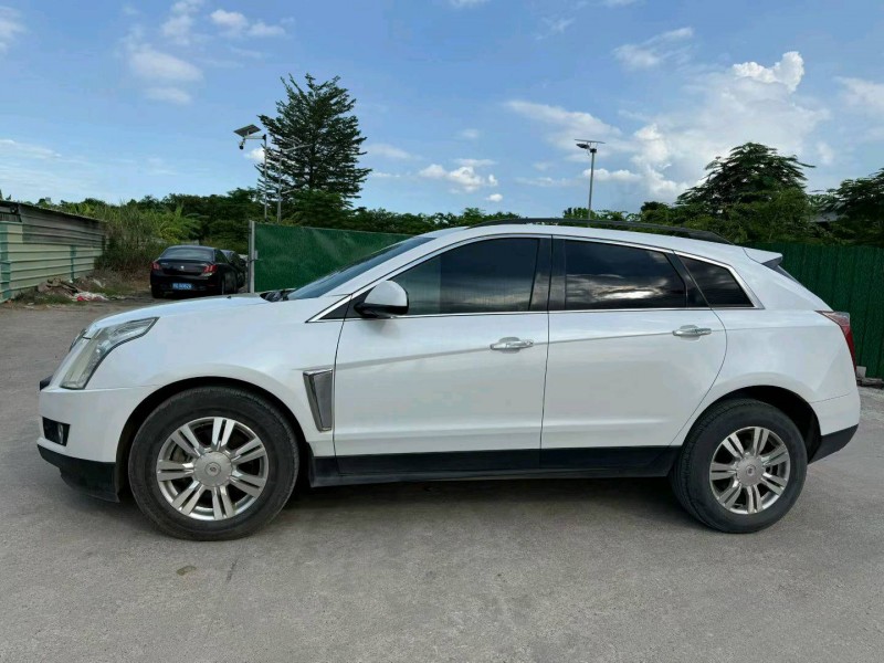 中山16年凯迪拉克SRX5