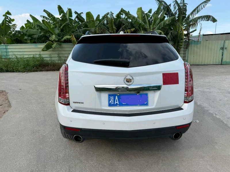 中山16年凯迪拉克SRX6