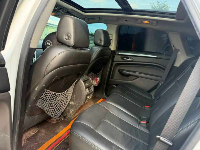 中山16年凯迪拉克SRX8